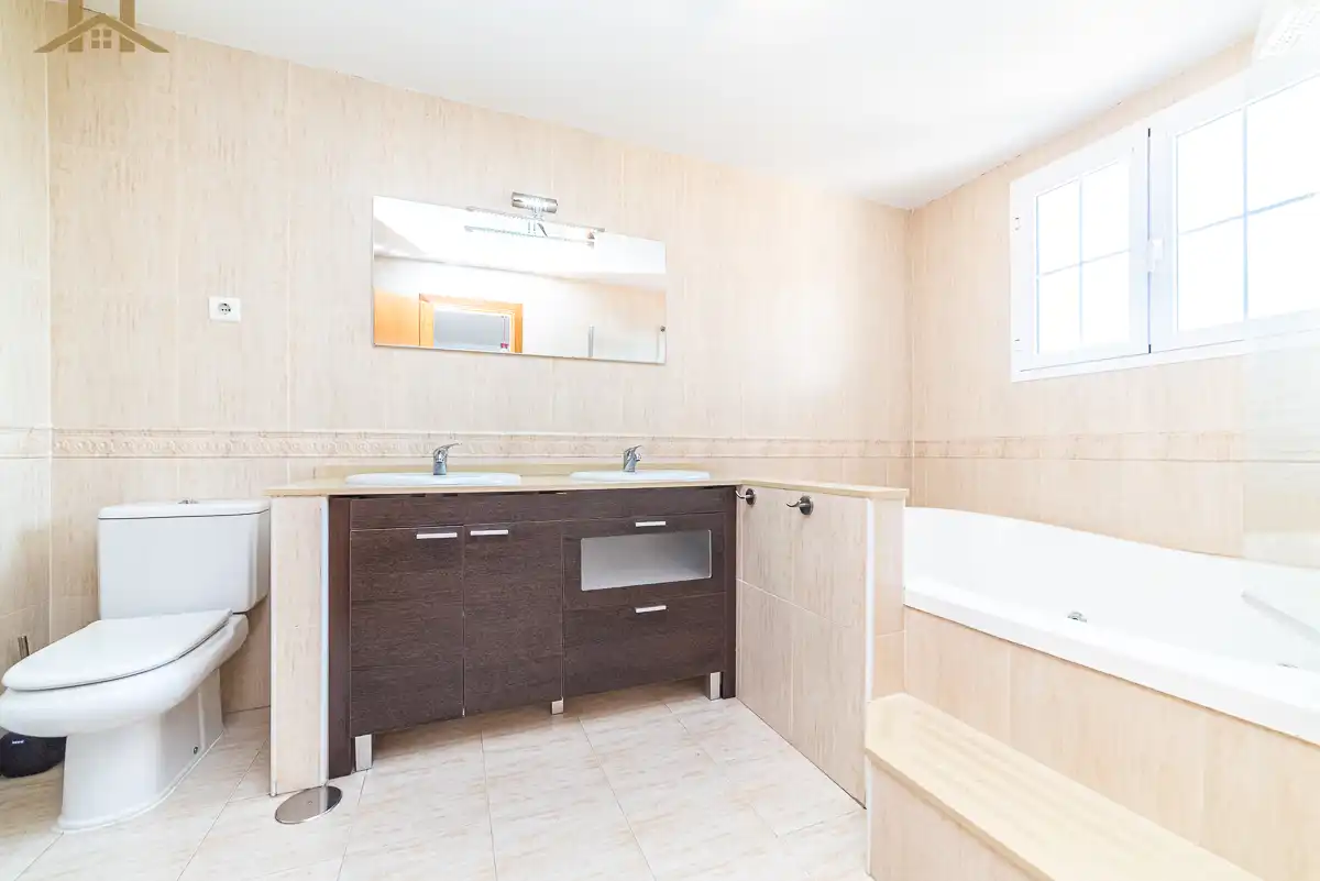 Baño de Casa o chalet en venta en Illescas con Aire acondicionado, Calefacción y Jardín privado