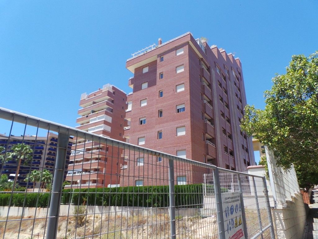Vista exterior de Garatge en venda en Villajoyosa / La Vila Joiosa