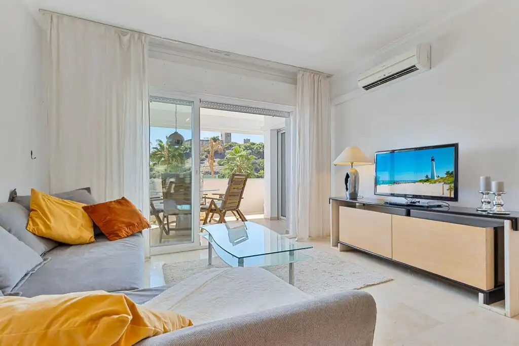 Apartamento con piscina en venta en Castillo Sohail - Myramar, imagen 8