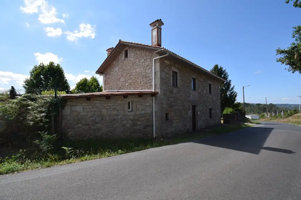 Casa rústica amb jardí en venda a Vilarmaior, imagen 2
