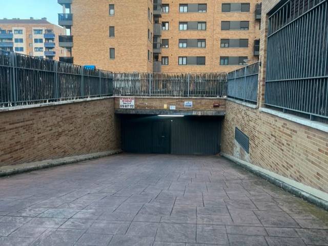 Garaje en Venta en Avenida de Logroño, 5 en Sorzano