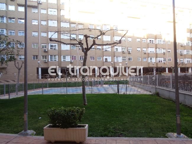 Flat to rent in Calle Los Arces, Prado Santo Domingo - Ensanche