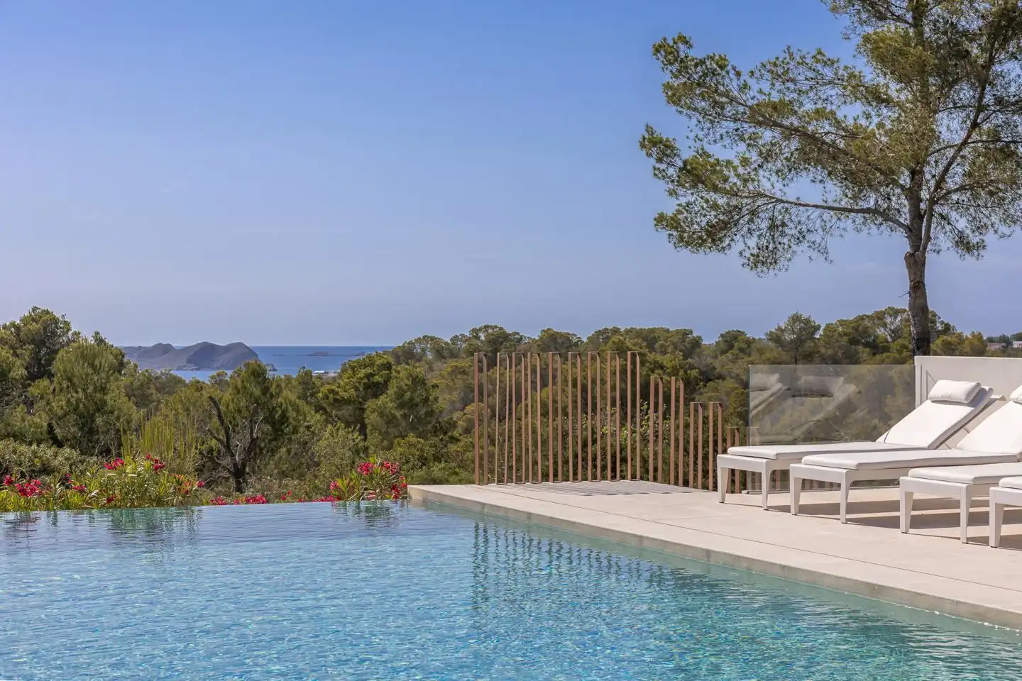 Maison avec piscine à louer à Carrer punta torrente