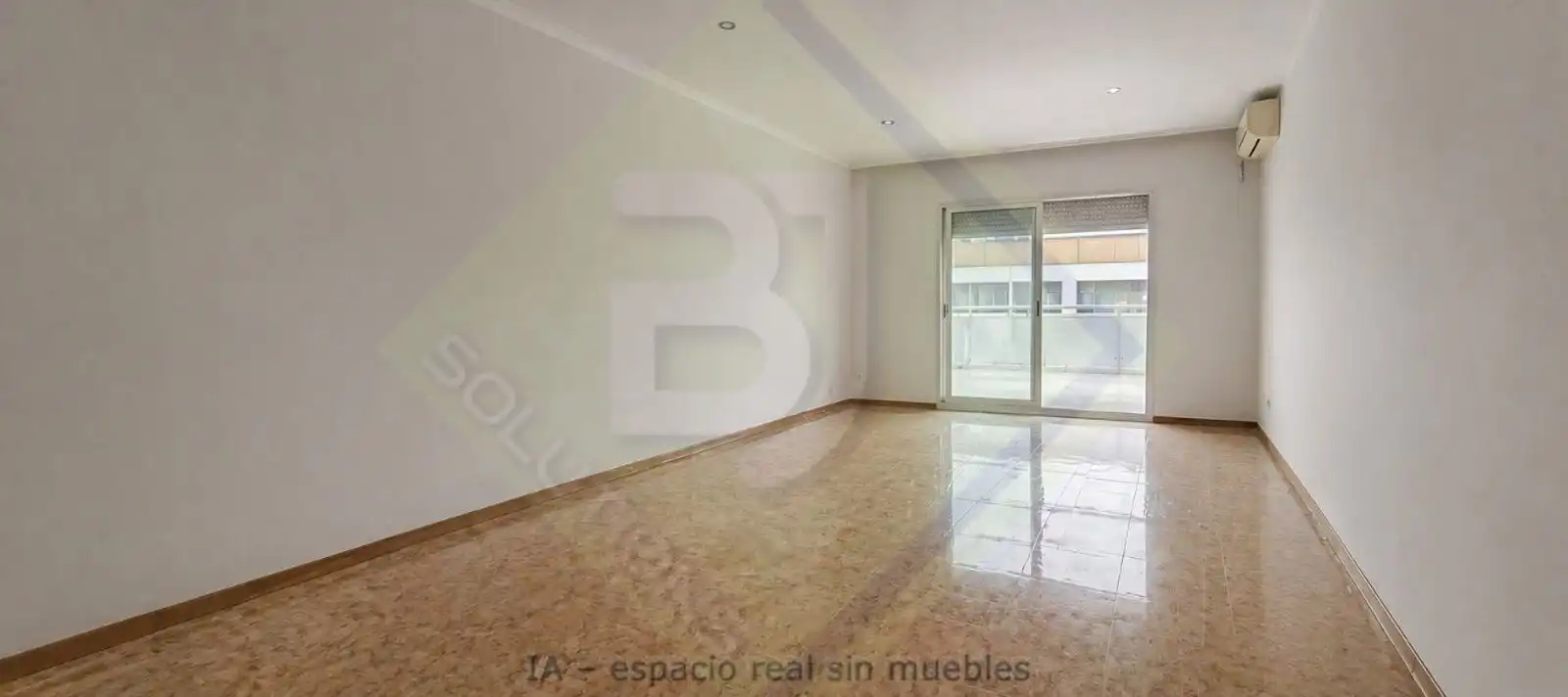 Piso en venta en CAMI RAL, Eixample