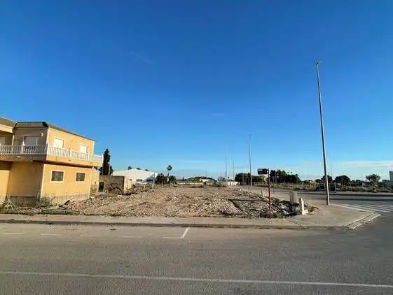 Terreno industrial en venta en Orihuela
