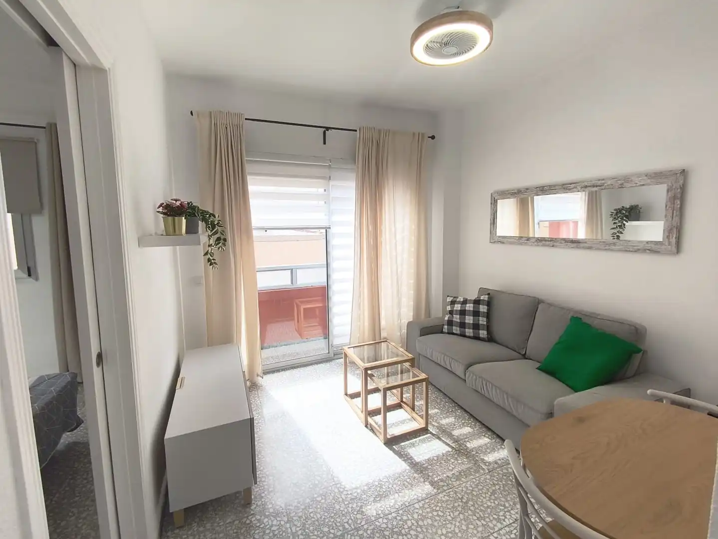 Wohnung mit Balkon zur Miete in Calle Daoiz 22