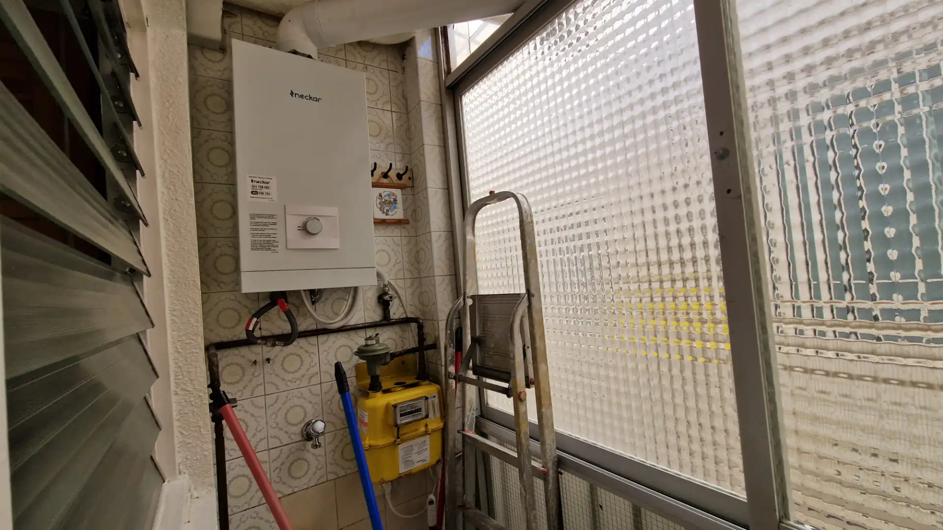 Badezimmer von Dachboden zum Verkauf in Santa Coloma de Gramenet mit Klimaanlage, Heizung und Terrasse
