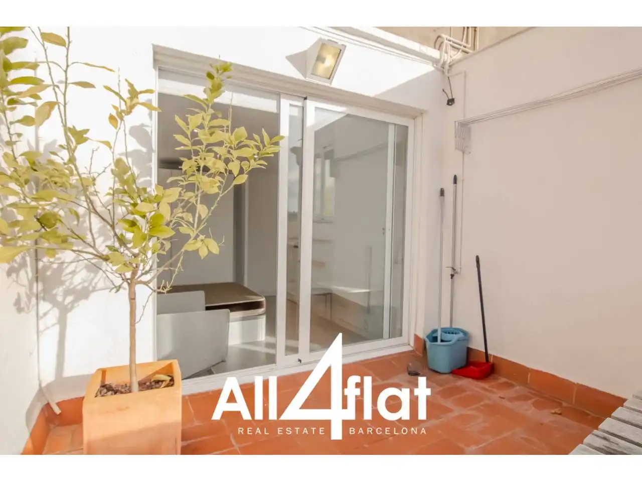 Terrasse von Dachboden zur Miete in Barcelona mit Klimaanlage, Heizung und Parkett