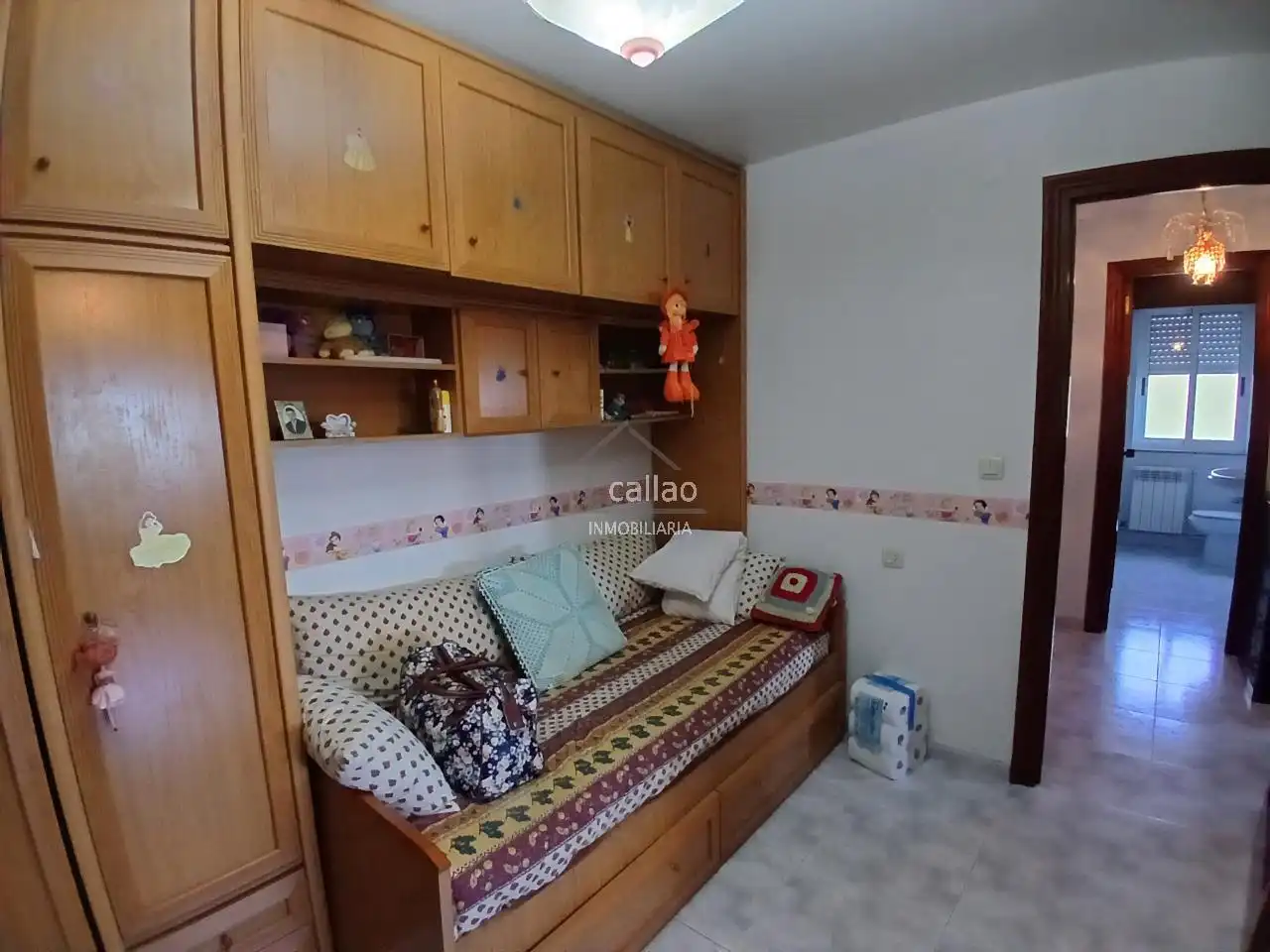 Dormitori de Casa adosada en venda en Ferrol amb Calefacció, Jardí privat i Traster