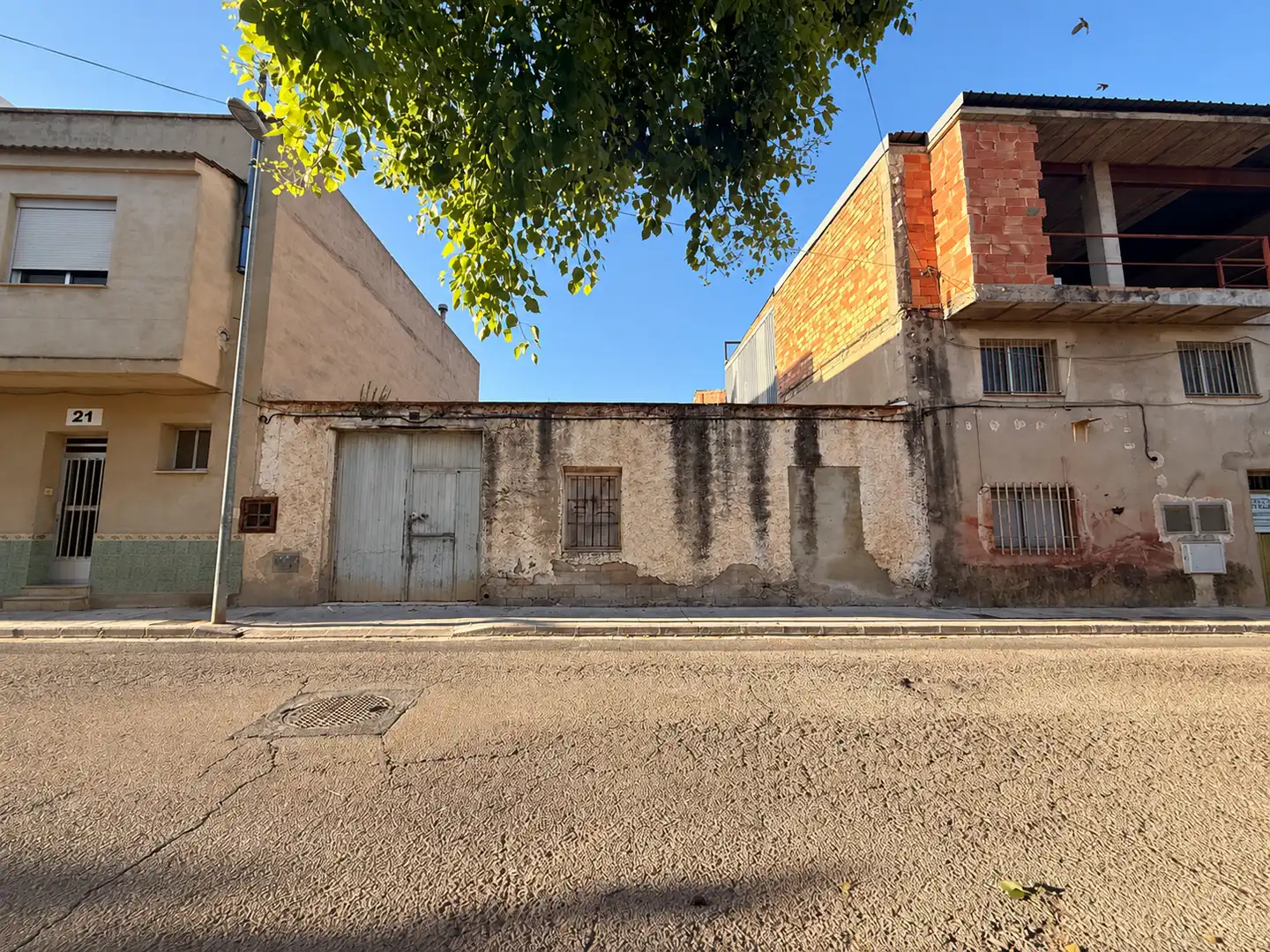 Terreno residencial en venta en Calle Cheste 25