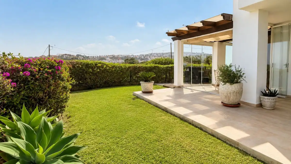 Terrace of Detached homes for sale in La Alcaidesa  with Air Conditioner, Private garden and Terrace