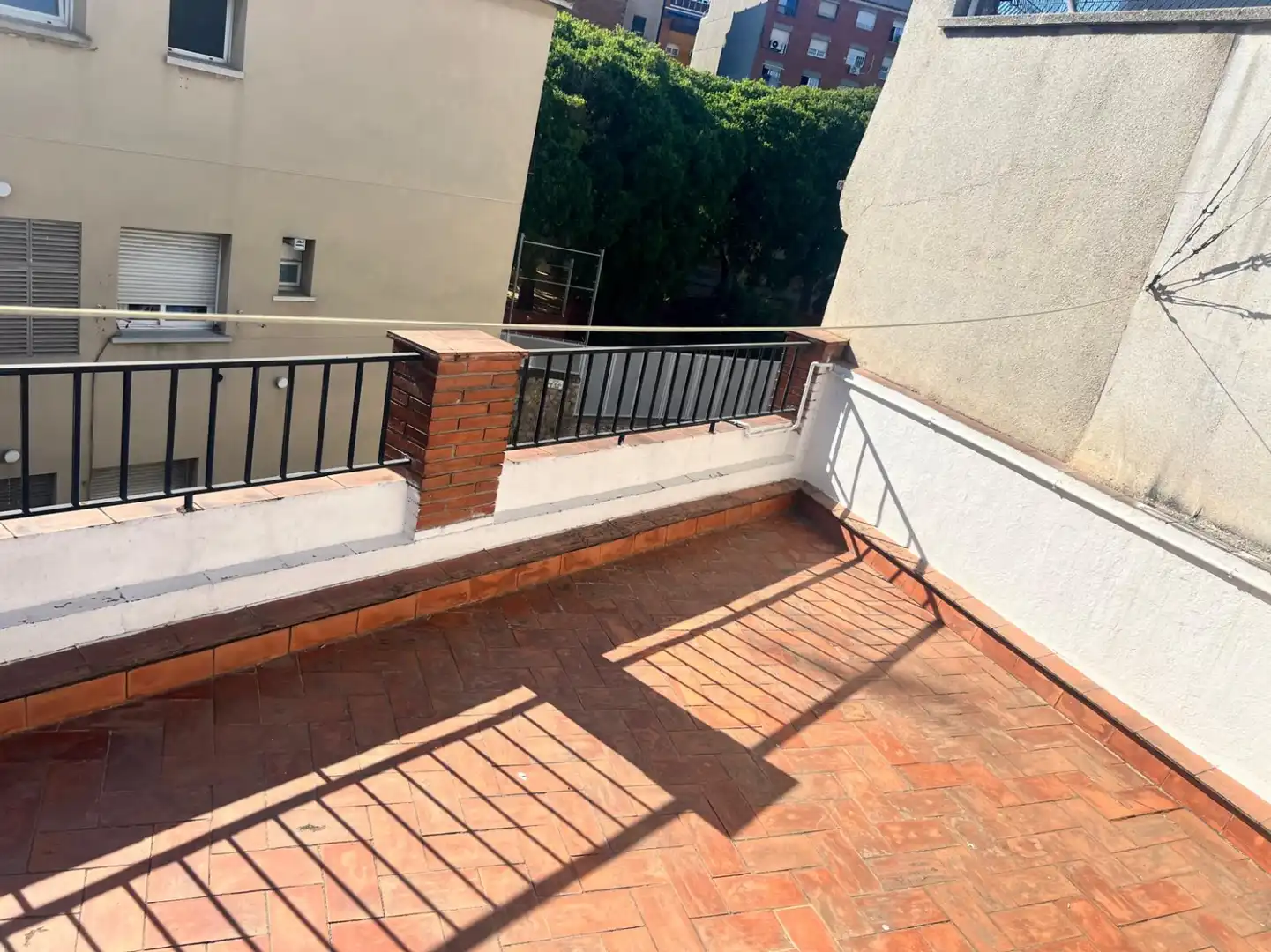 Buildings for sale in Ausona, Trinitat Vella