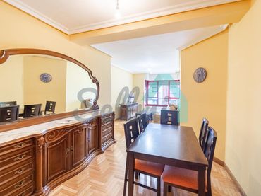 Wohnung mit Aufzug zum Verkauf in Calle Arzobispo Guisasola