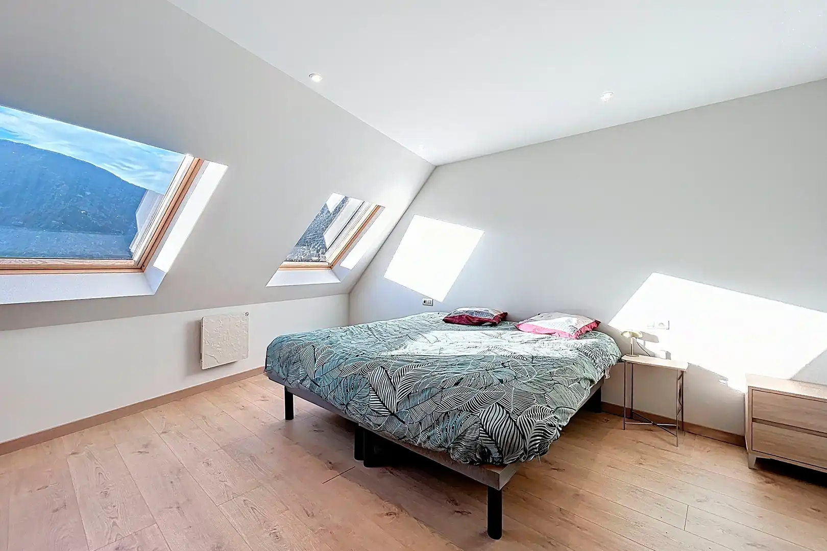 Dormitori de Apartament en venda en Escaldes – Engordany amb Aire condicionat, Terrassa i Traster