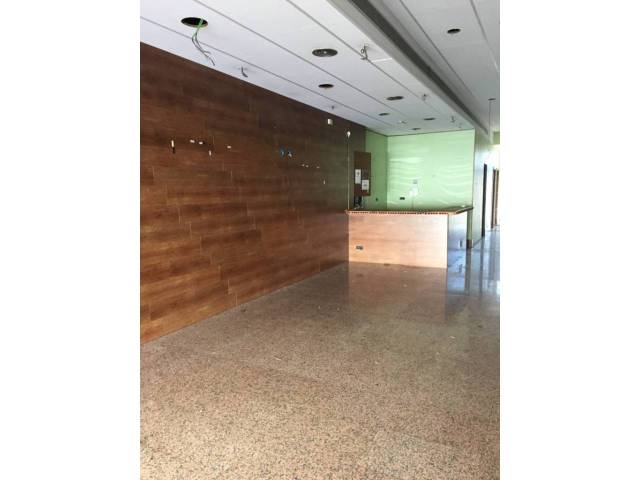 Local comercial en Alquiler en Avenida CATALUNYA en Cervera