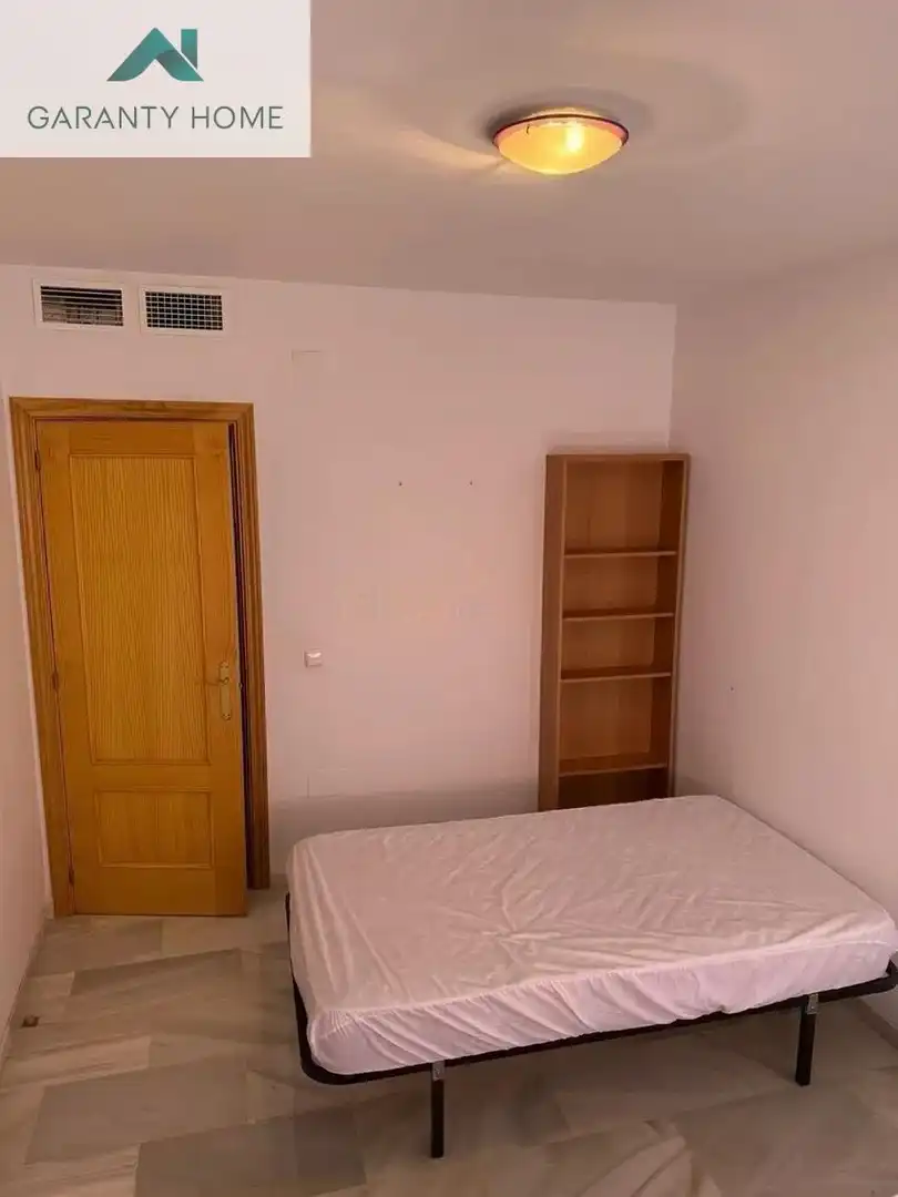 Habitación de Piso en venta en Málaga con Aire acondicionado, Trastero y Amueblado