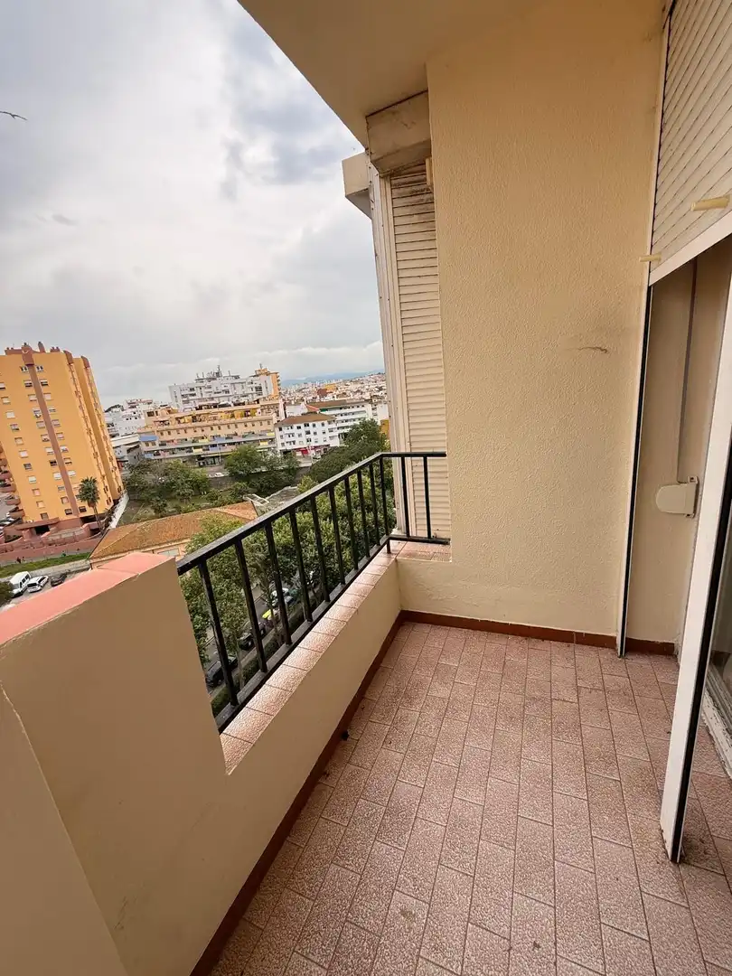 Terraza de Piso en venta en Algeciras con Balcón