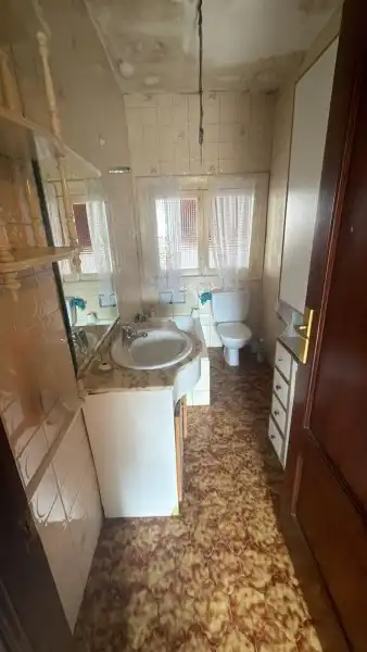 Bathroom of Houses for sale in Pravia  with Heating, Terrace and Storage room