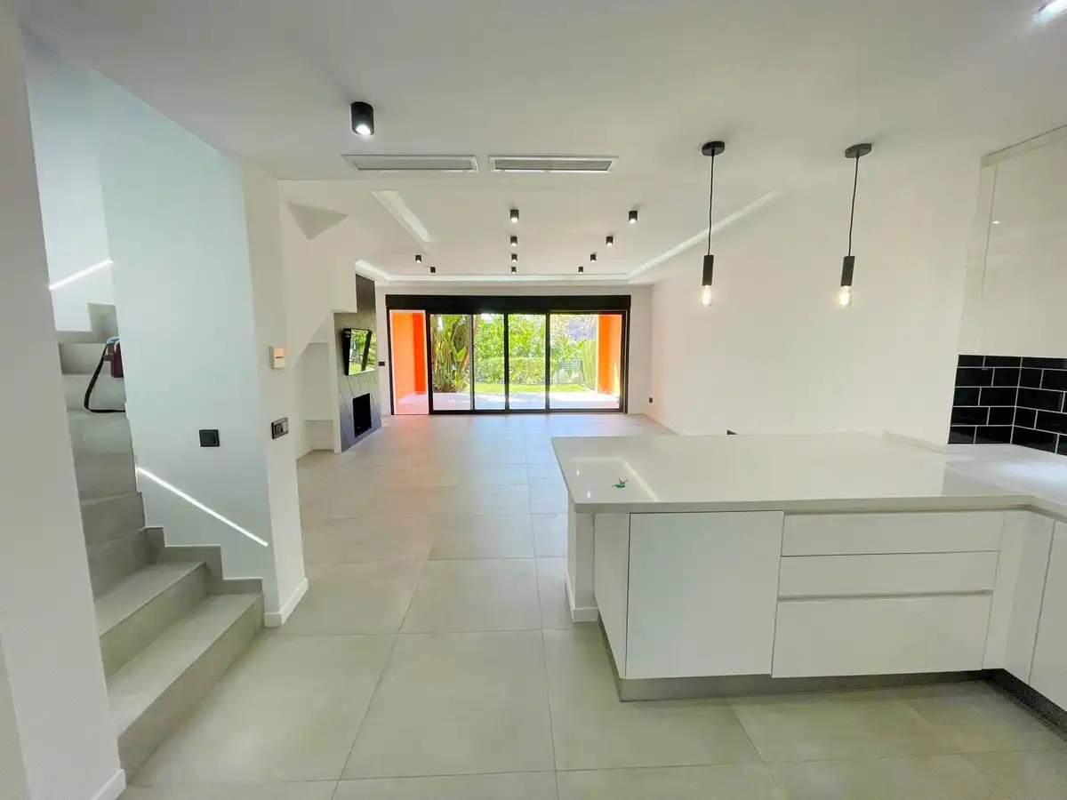 Reihenhaus mit Pool zum Verkauf in Estepona - Estepona,Paraiso,Calle Hortensia, imagen 6