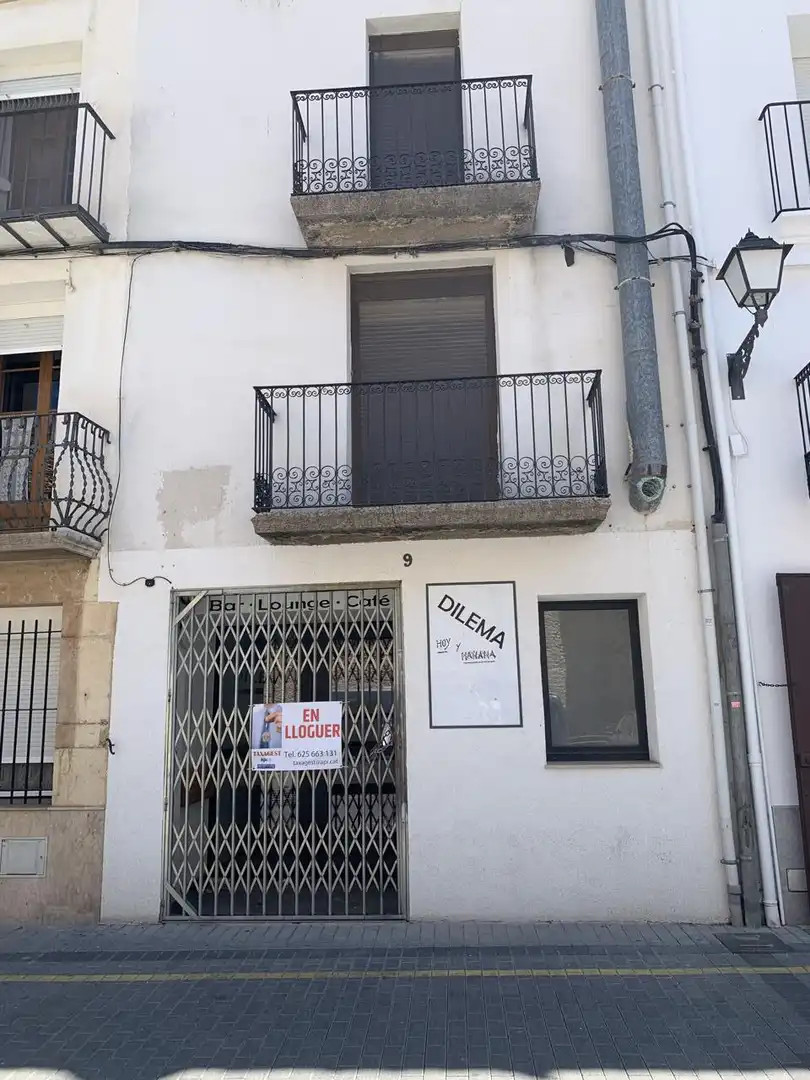 Vista exterior de Local de alquiler en La Sénia