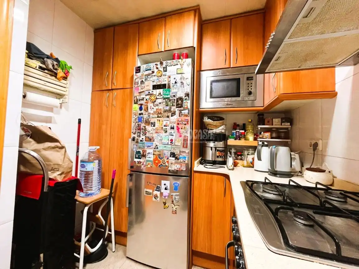 Cocina de Piso en venta en L'Hospitalet de Llobregat con Parquet y Balcón