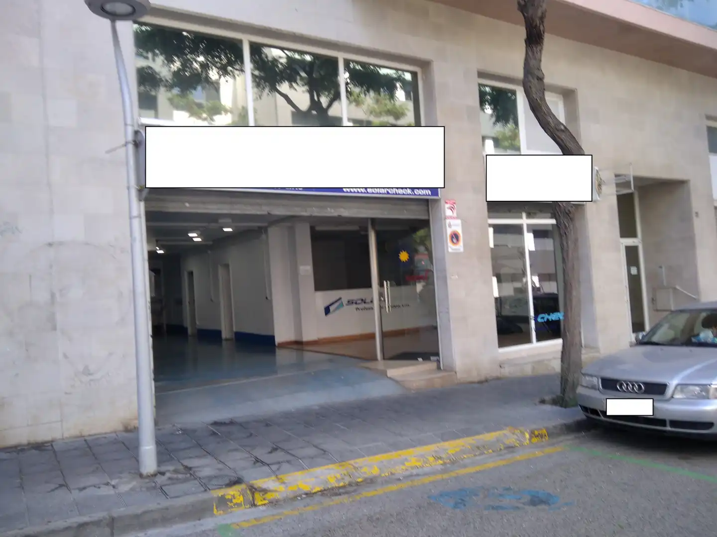Local commercial à vendre à Carrer de Francesc Bastos 18