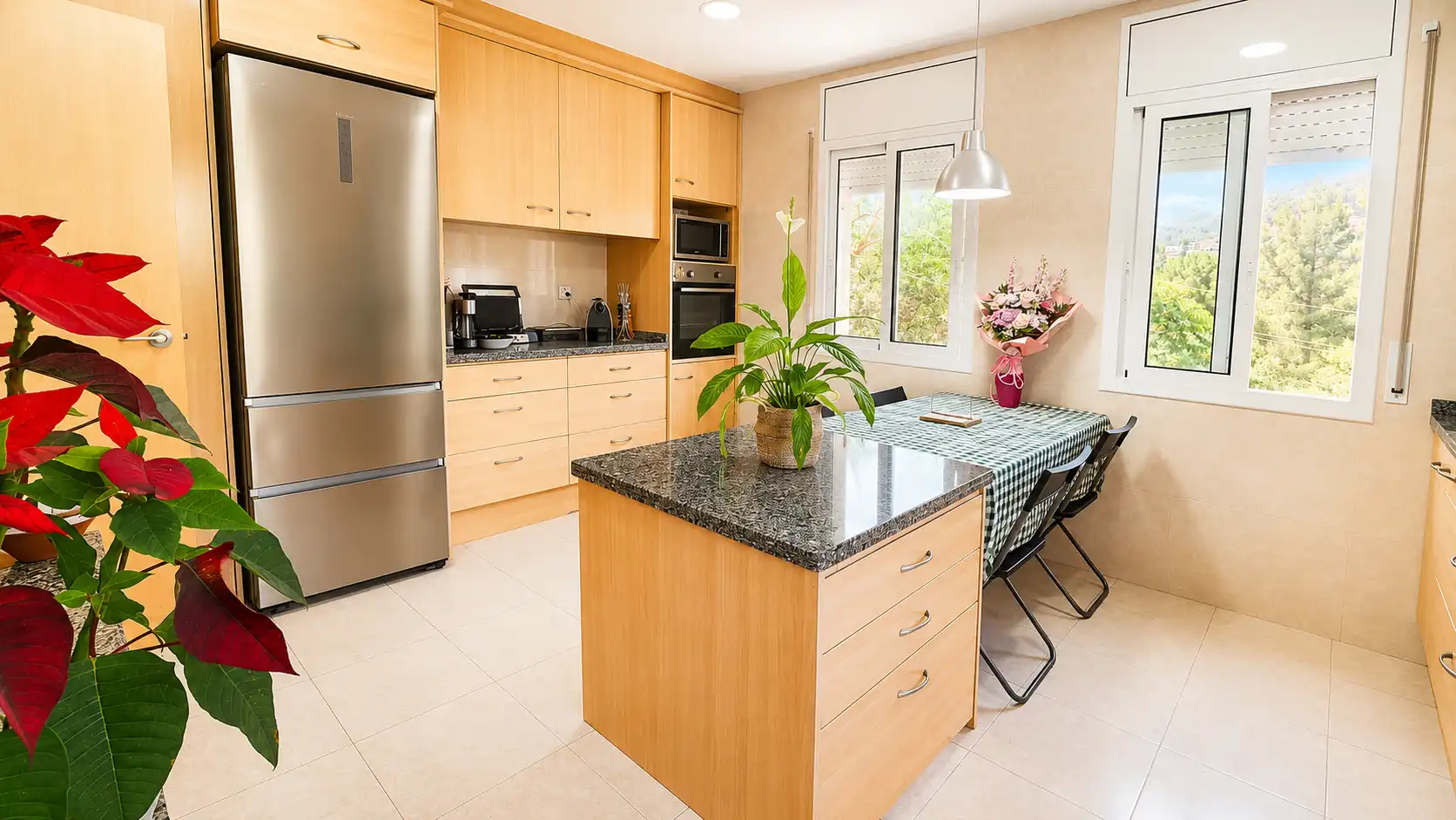 Cocina de Casa o chalet en venta en Vallirana con Jardín privado, Parquet y Terraza