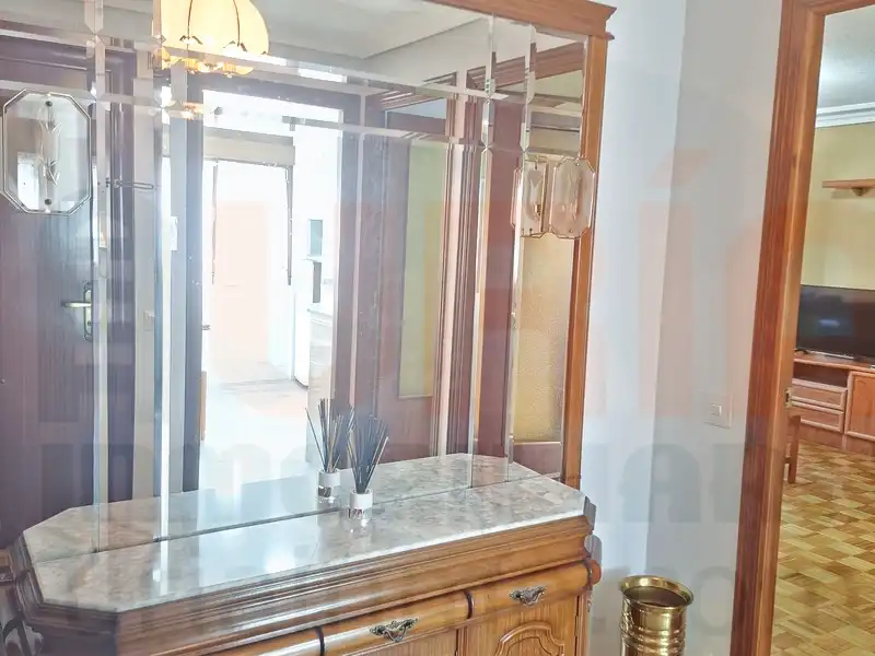 Comedor de Piso de alquiler en Oviedo  con Calefacción, Amueblado y Lavadora