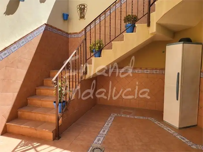 Casa adosada en venda en Cuevas Bajas amb Aire condicionat i Traster