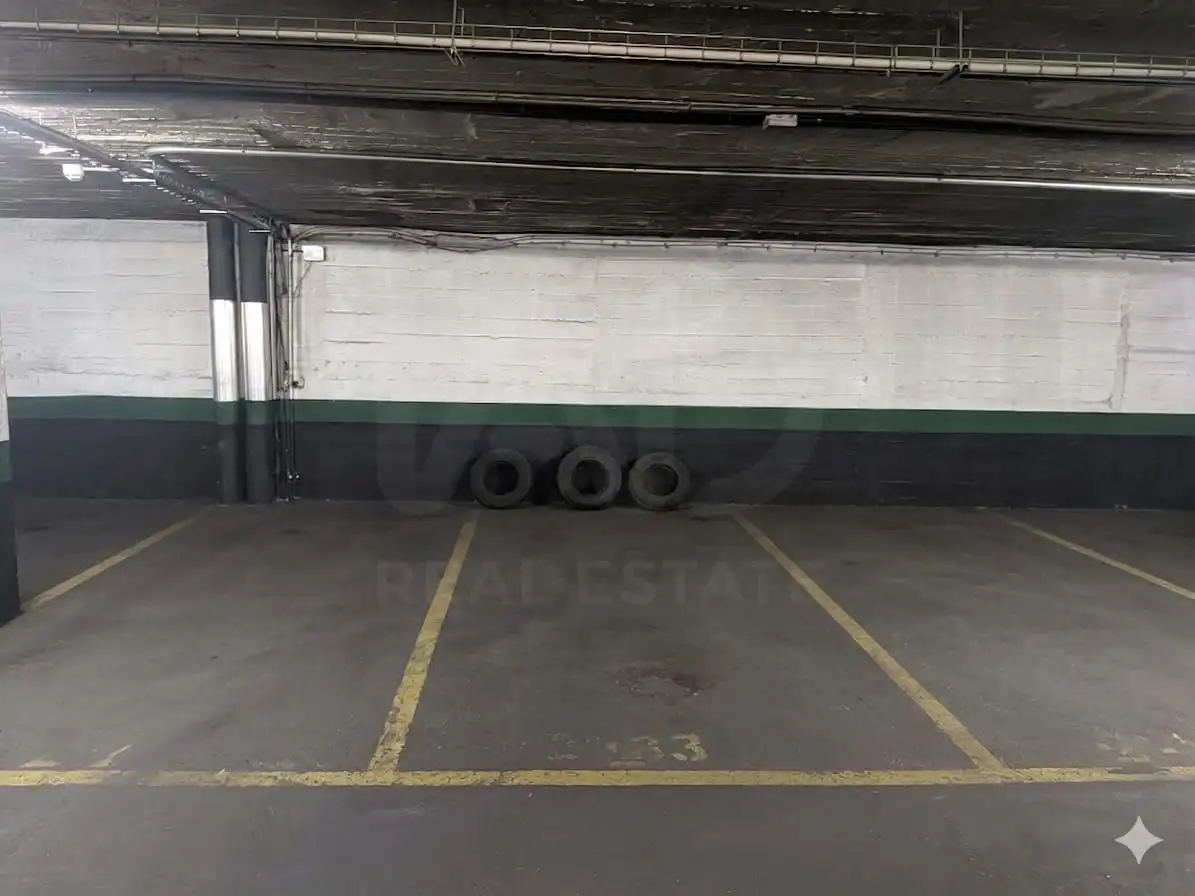 Parking de Piso en venta en Madrid con Aire acondicionado, Calefacción y Terraza