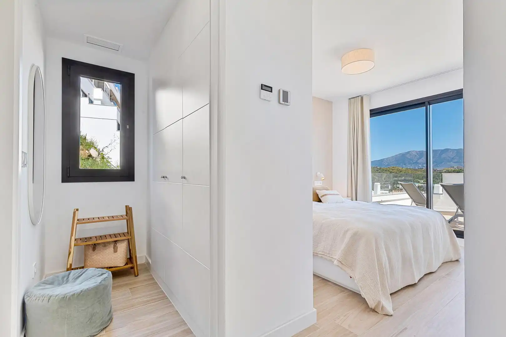 Habitación de Apartamento de alquiler en Mijas con Aire acondicionado, Calefacción y Jardín privado