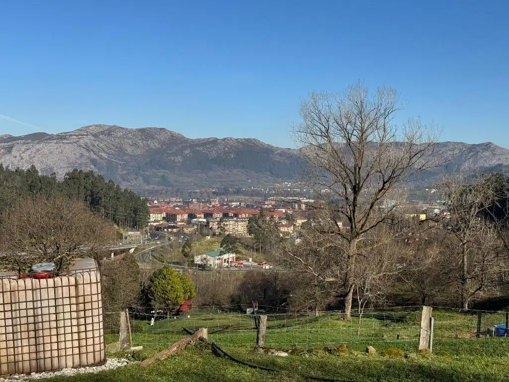 Außenansicht von Residential zum Verkauf in Los Corrales de Buelna 