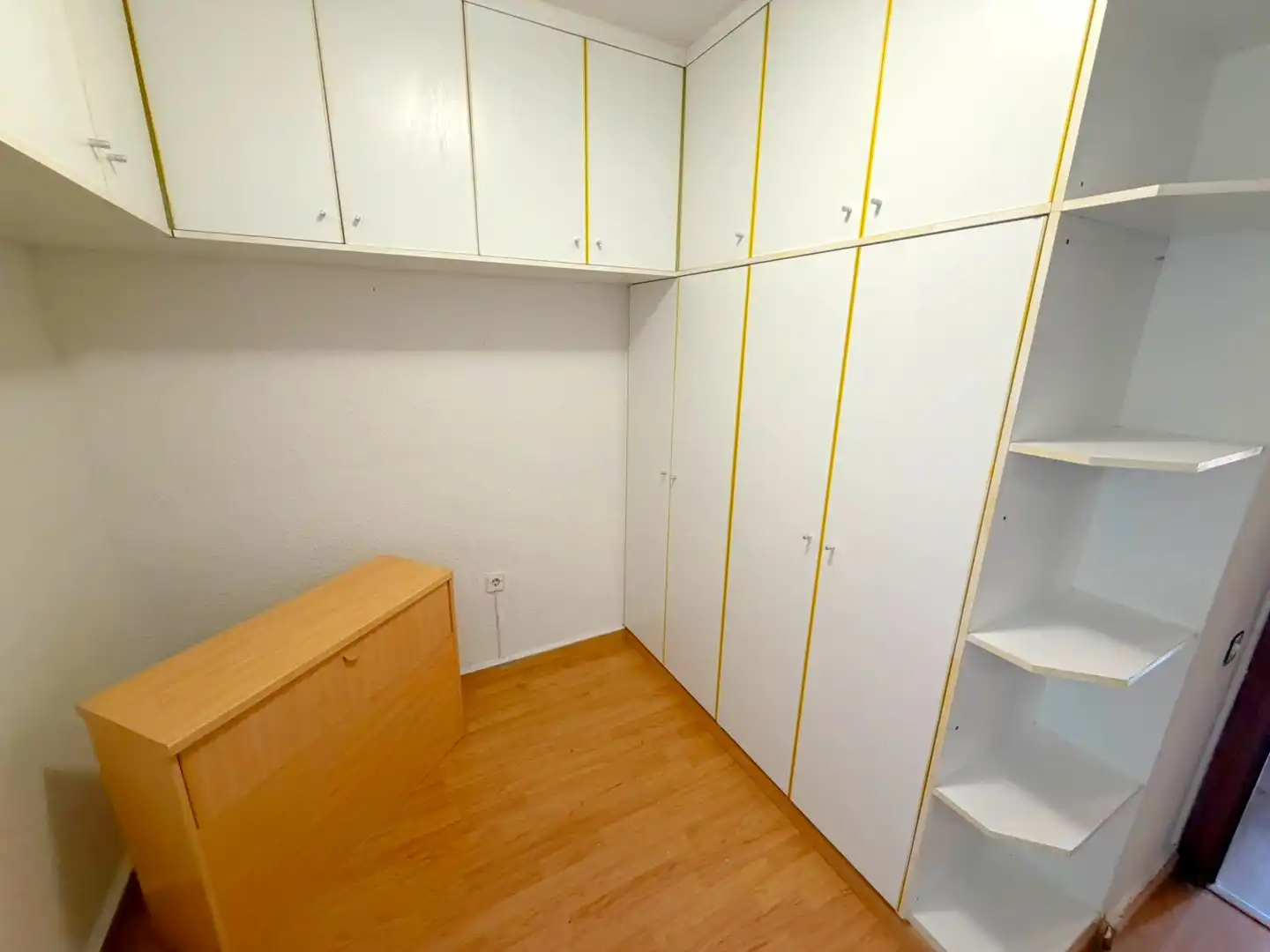 Dormitori de Pis en venda en El Prat de Llobregat amb Aire condicionat, Calefacció i Parquet