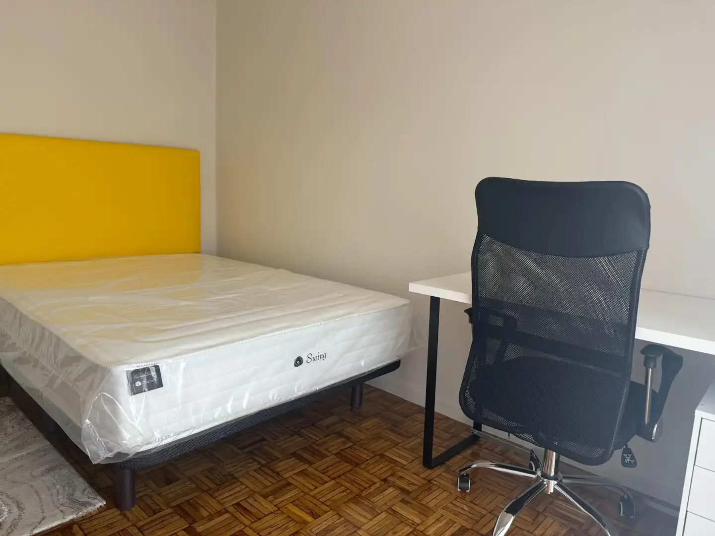 Schlafzimmer von Wohnung zur Miete in Ourense Capital  mit Heizung und Balkon