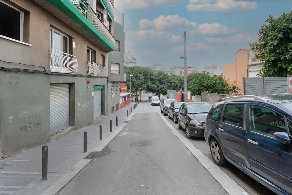 Aparcament de Pis en venda en Salut - Lloreda