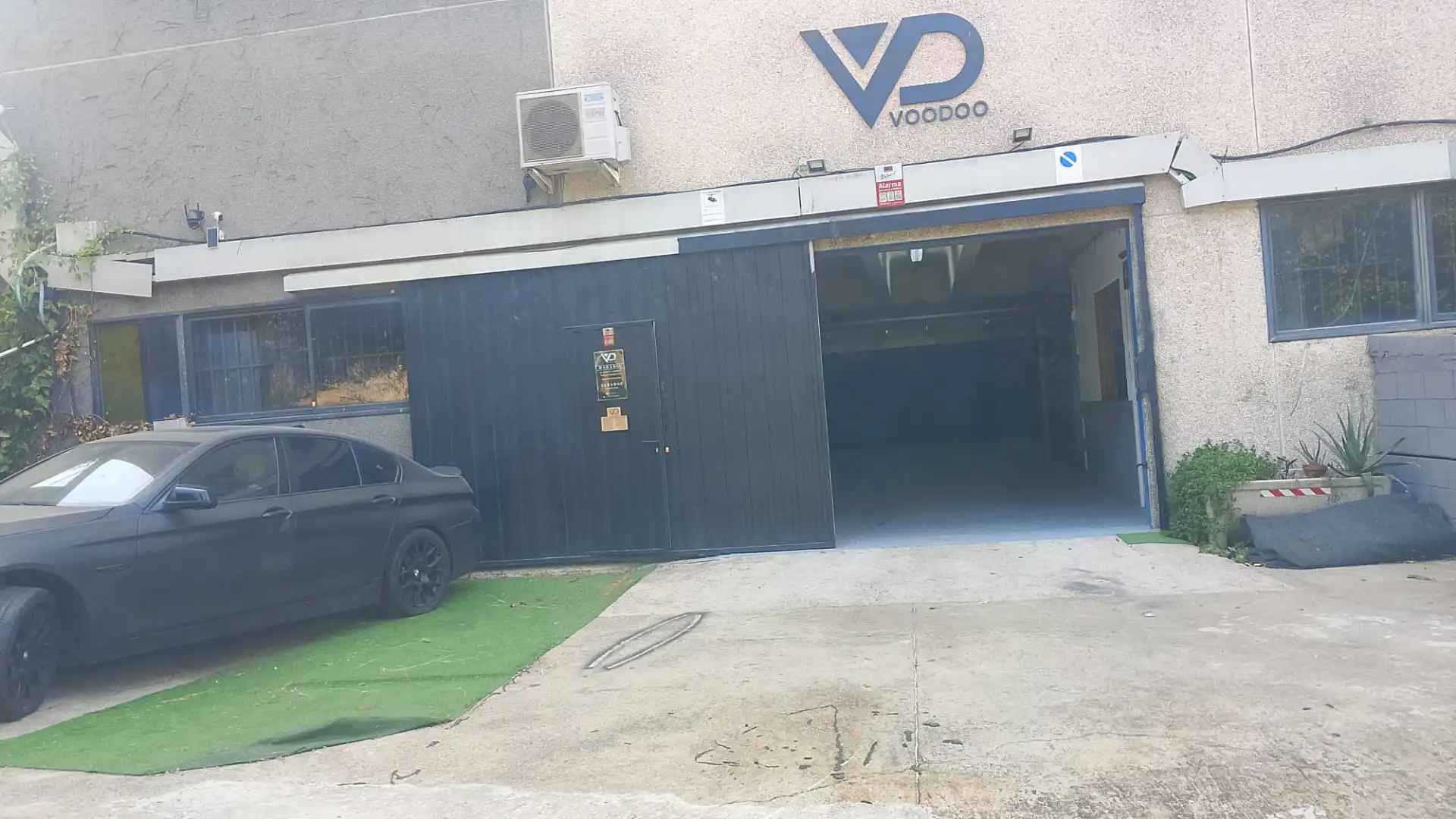 Aparcament de Nau industrial de lloguer en Sant Cugat del Vallès