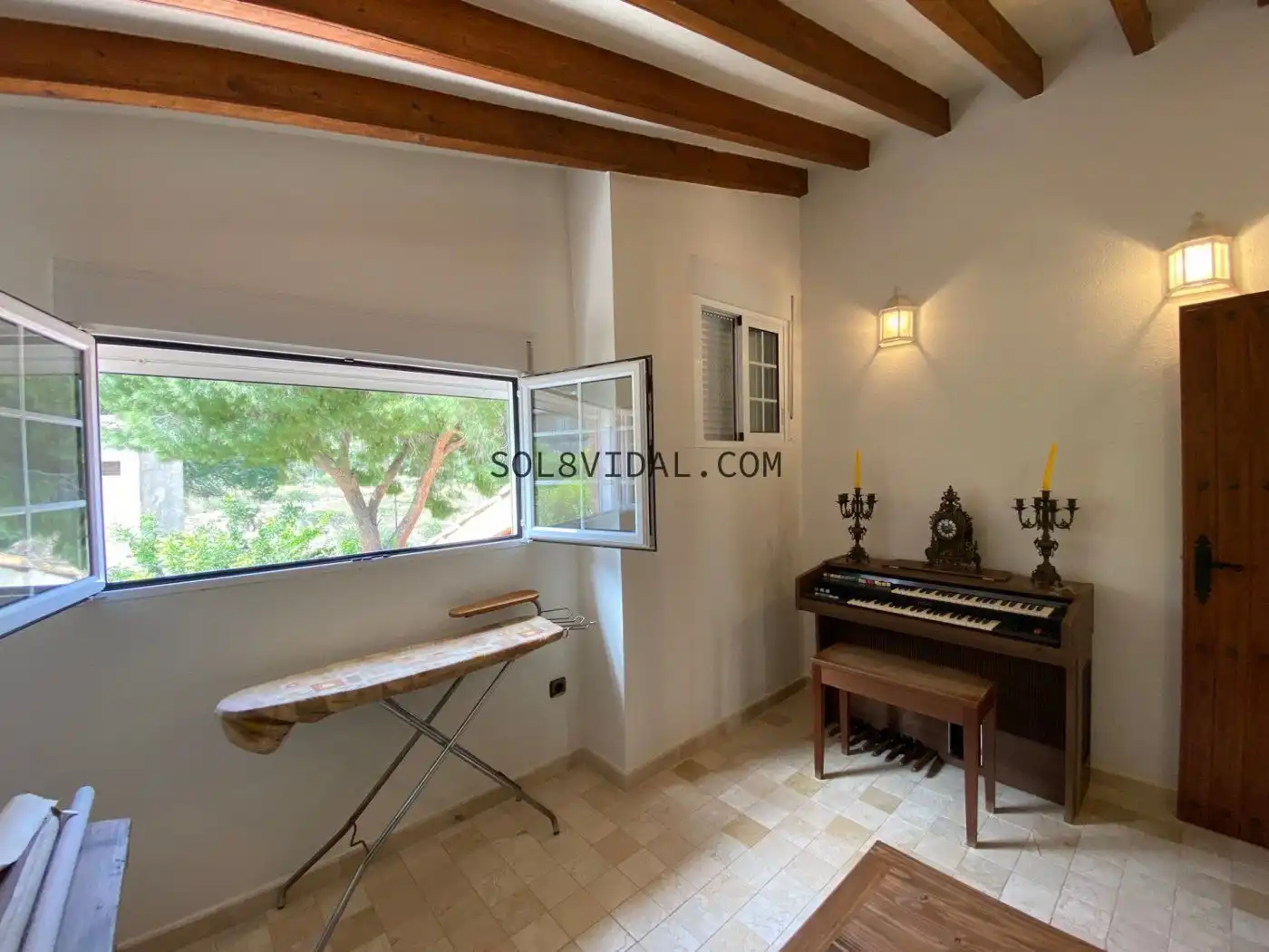 Sala d'estar de Casa o xalet en venda en Orihuela amb Aire condicionat, Jardí privat i Terrassa