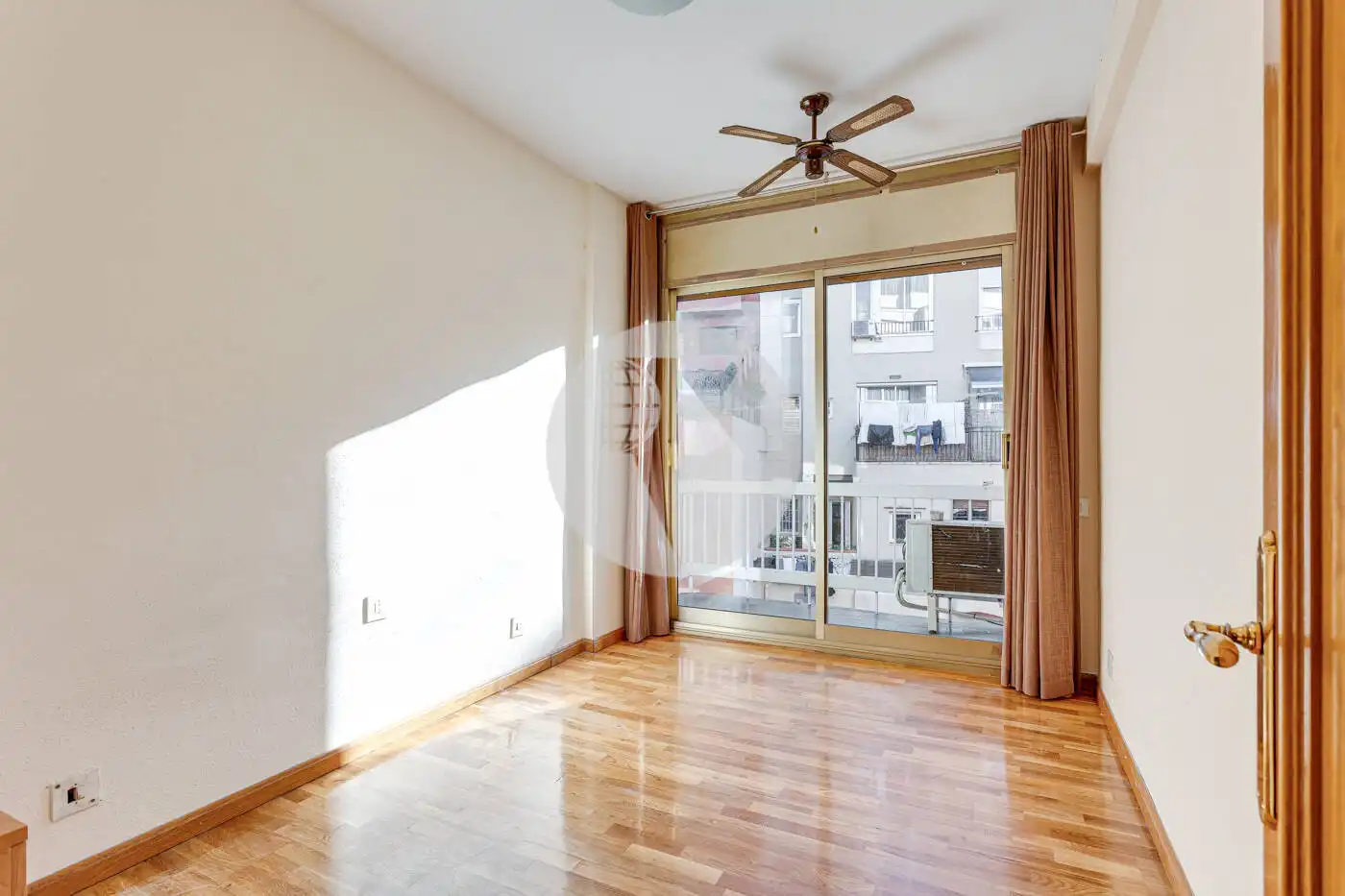 Habitación de Piso en venta en Barcelona con Aire acondicionado, Calefacción y Terraza