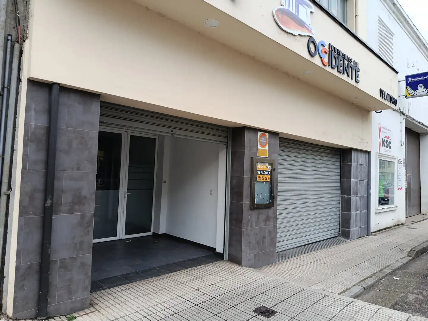 Locale commerciale in affitto a Avenida Galicia 31