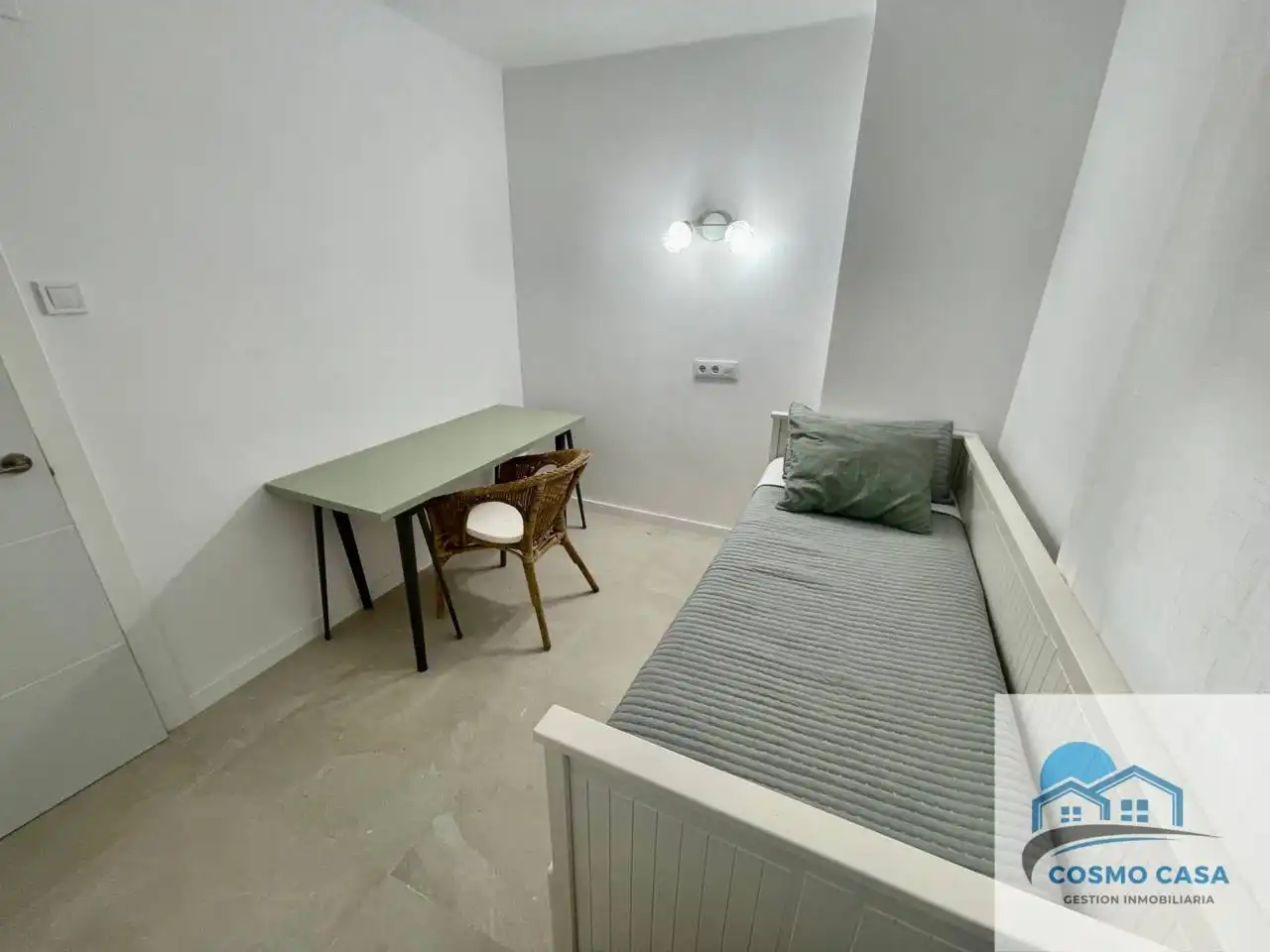 Dormitori de Pis de lloguer en Cambrils amb Aire condicionat, Calefacció i Terrassa