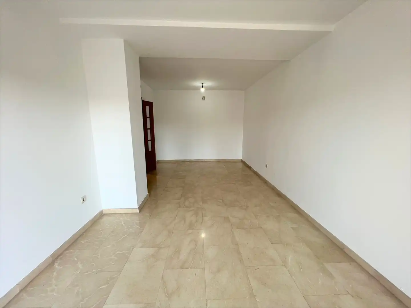 Living room of Flat for rent in Valencia  with Air Conditioner, Oven and Washing machine