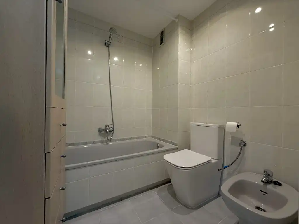Bathroom of Apartments for rent in Els Terrers