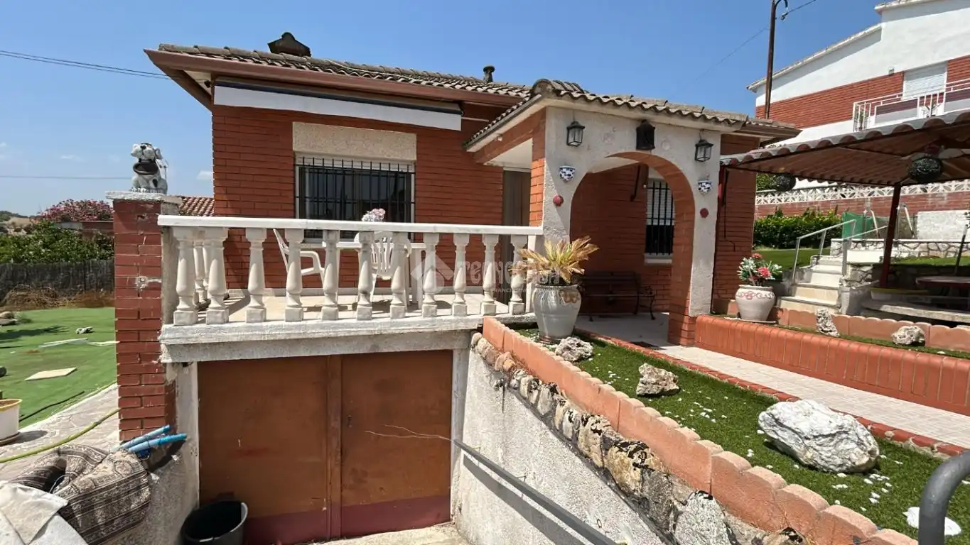 Vista exterior de Casa o xalet en venda en Rubí