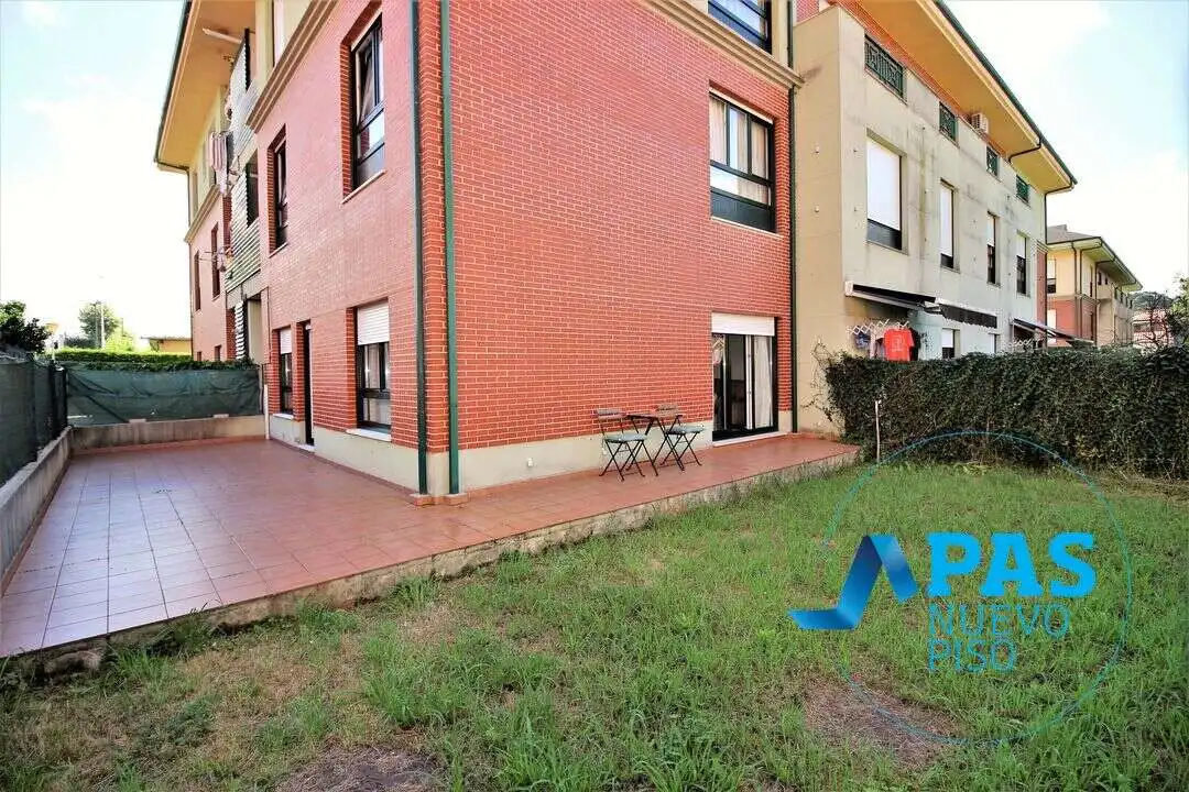 Vista exterior de Piso de alquiler en Piélagos con Calefacción, Jardín privado y Parquet