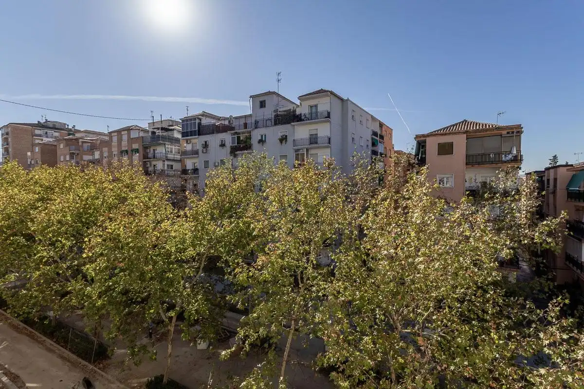 Vista exterior de Piso en venta en Zaidín