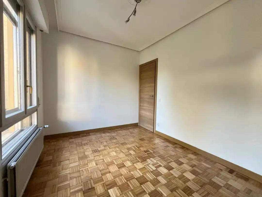 Schlafzimmer von Wohnung zum Verkauf in Barañáin / Barañain mit Heizung und Balkon