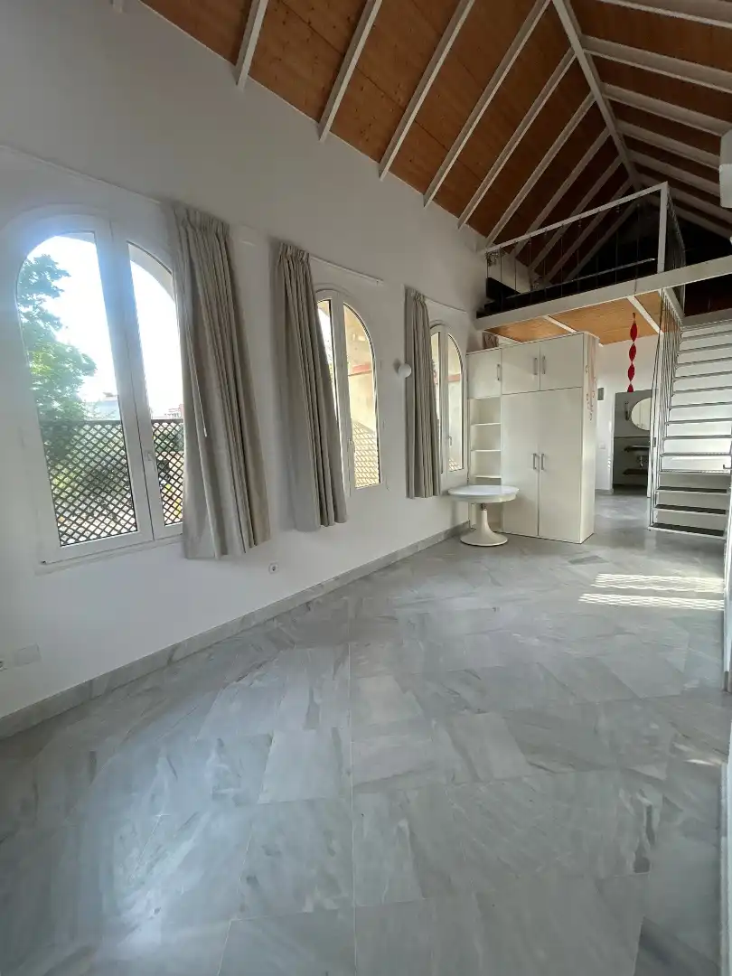 Dormitori de Loft de lloguer en Sevilla amb Aire condicionat, Calefacció i Terrassa