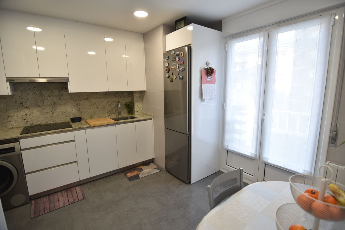Kitchen of Flat for sale in Ermua  with Heating