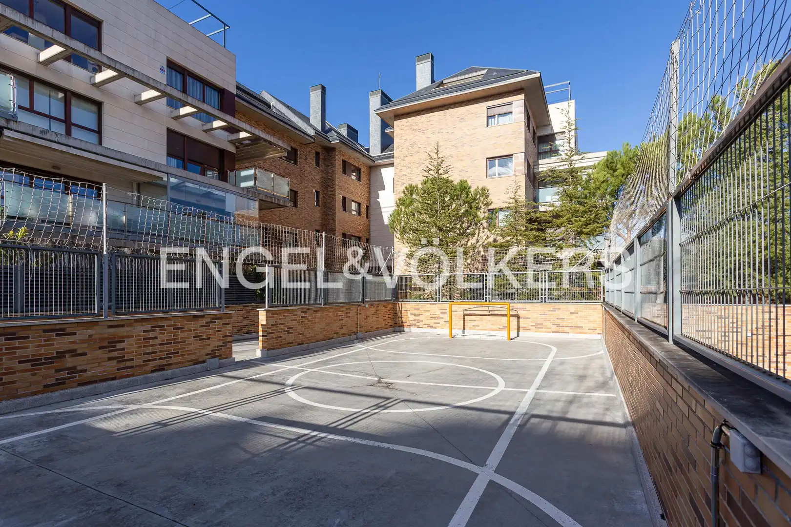 Terraza de Ático de alquiler en Zona Monte El Pilar