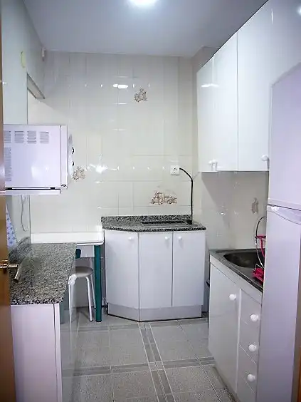 Cocina de Apartamento de alquiler en Benicasim / Benicàssim con Terraza, Amueblado y Lavadora